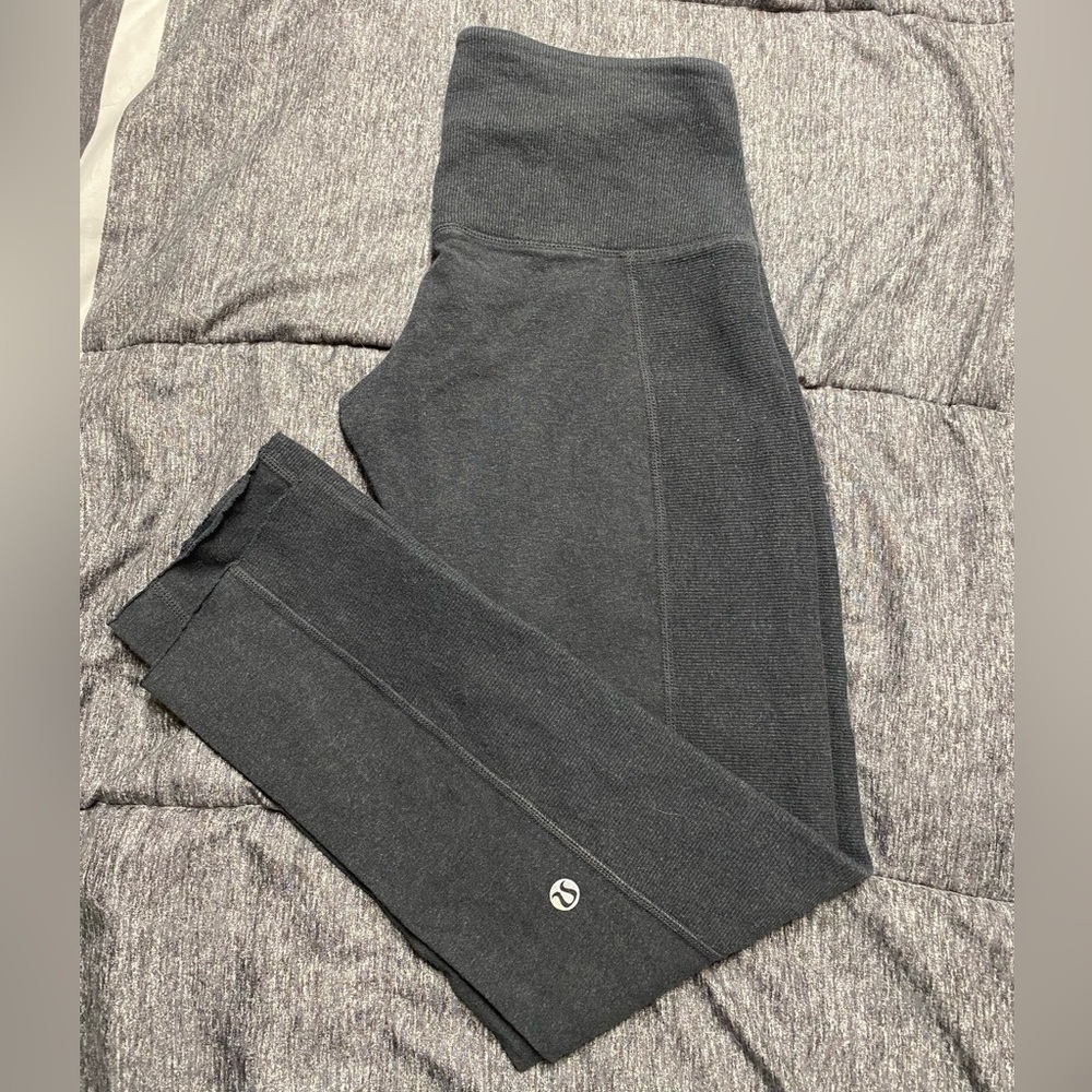 Grey Lululemon Cropped Leggings - size 4